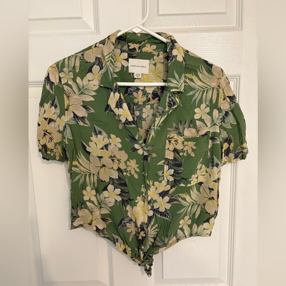 American Eagle Outfitters Green Floral Button Down Shirt